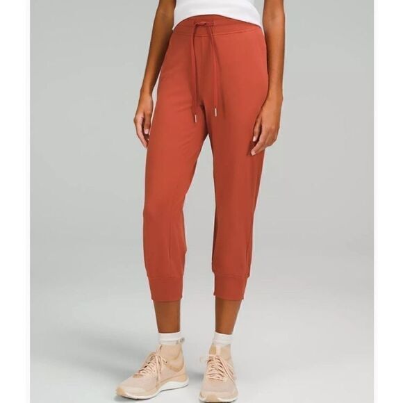 Lululemon Ready to Rulu jogger crop 10 - Picture 1 of 2